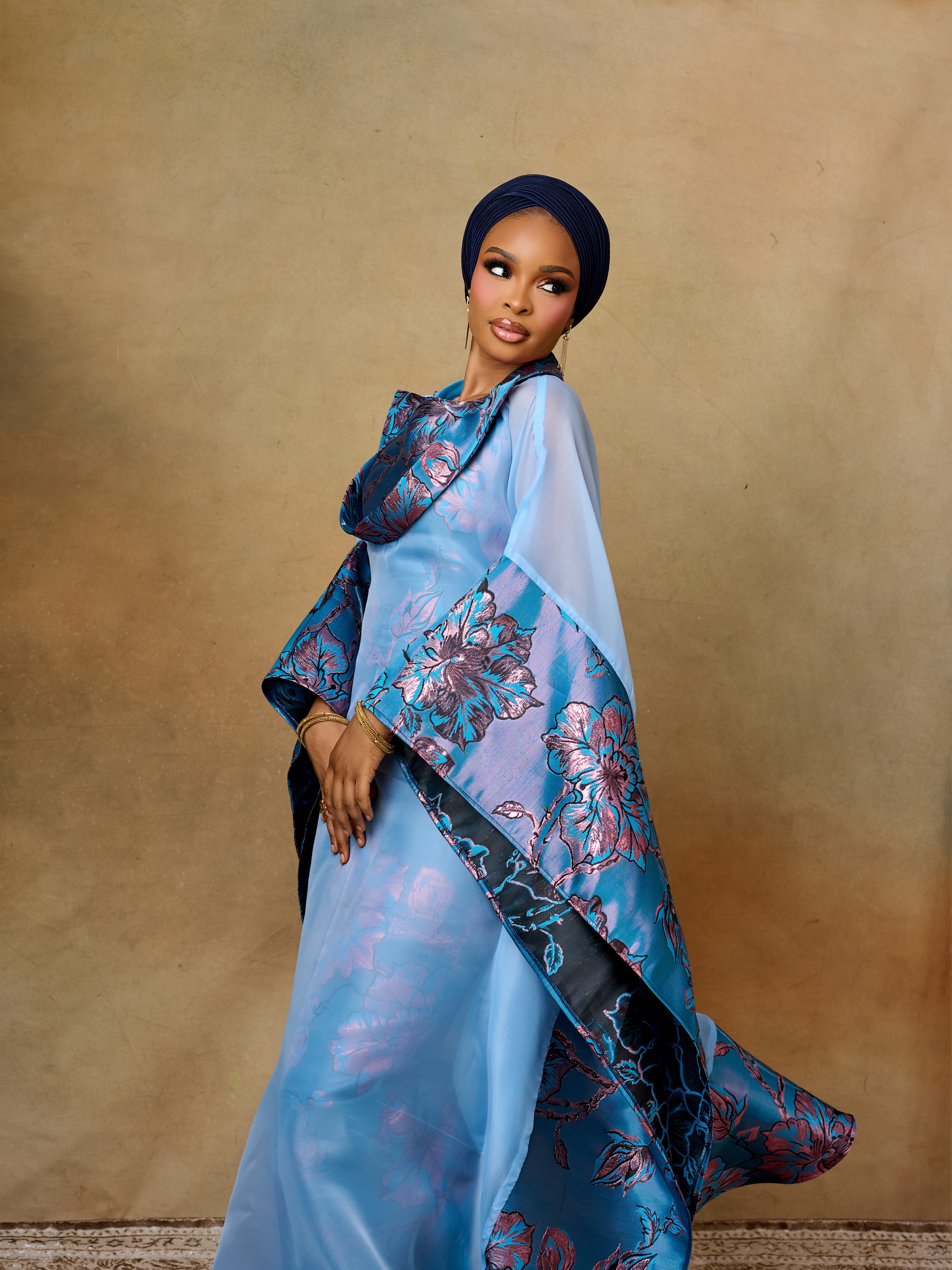 The Saana Didi Brocade Set, Blue/Onion, angle 3
